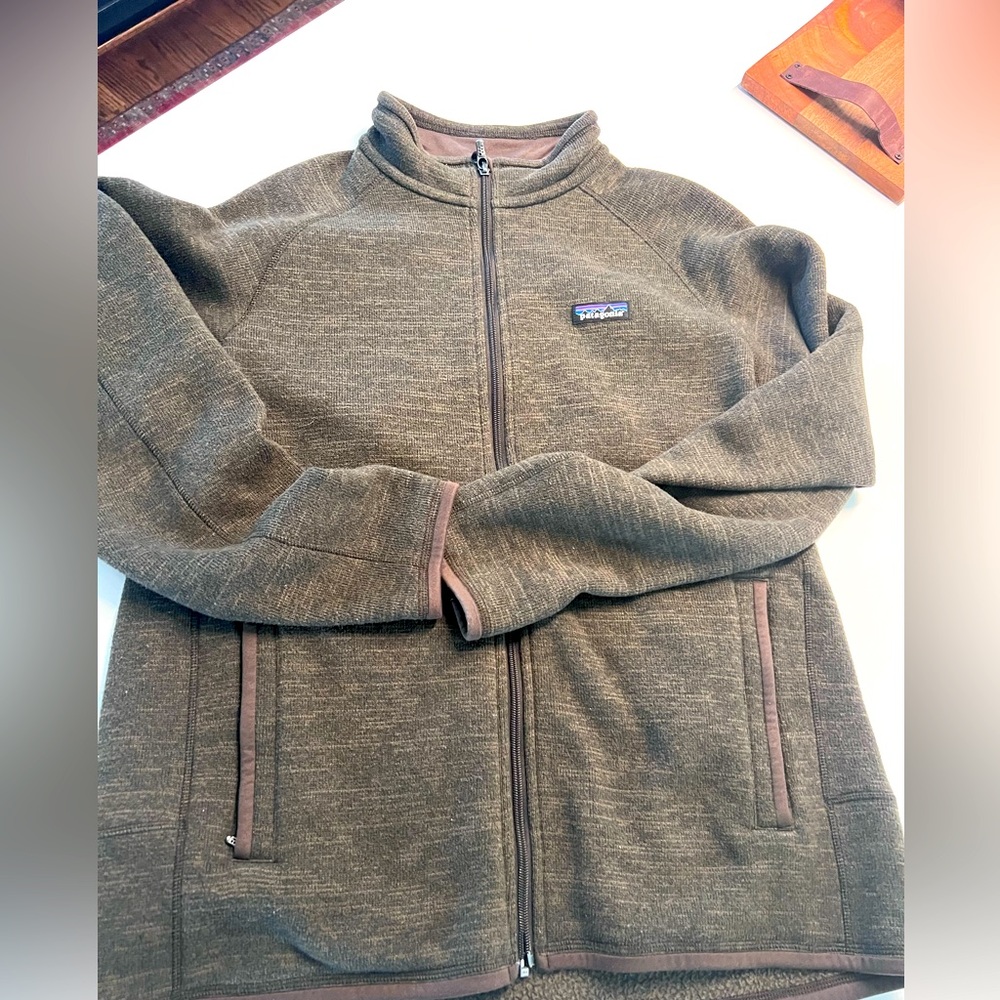 Patagonia men’s large green jacket. $20
